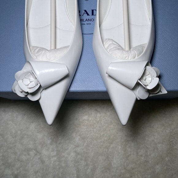 Prada Calzature Donna Spazzolato white flats with floral applique size EU40 US10 - Picture 3 of 10
